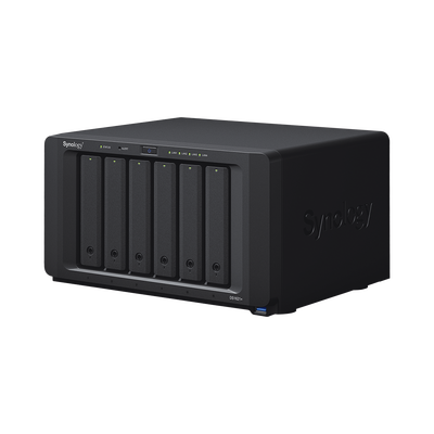 NAS Synology DiskStation DS1621+ | 6 Bahías | Procesador AMD Ryzen V1500B | 4 GB DDR4 ECC | Expansión Hasta 16 Bahías | 2 Ranuras M.2 NVMe | Puerto 10GbE RJ-45 | Compatibilidad RAID | Btrfs | Virtualización | Caché SSD.