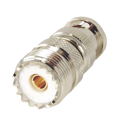 Adaptador en Linea para 50 Ohm, Conector BNC Macho-UHF Hembra (SO-239), Níquel/ Oro/ Delrin.