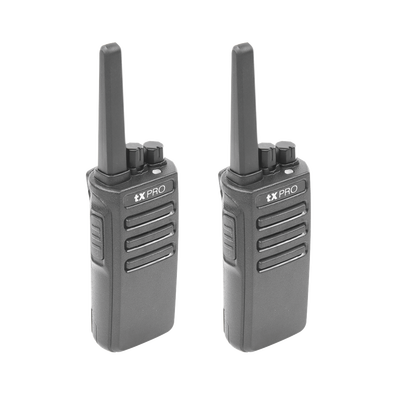 Par de radios TX500 VHF 136-174 MHz con 5 watts de potencia, 16 Canales Preconfigurados.