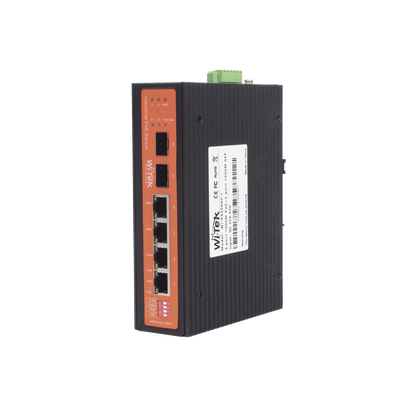 Controlador Solar de 15A con Switch PoE /  1 Puertos Gigabit PoE 802.3 bt / 2 Puertos PoE 802.3 af/at / 2 Puertos PoE Pasivo 24/48 Vcc / 1 Puerto SFP / No administrable