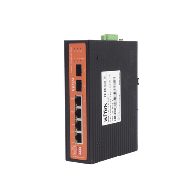 Controlador Solar de 15A con Switch PoE / 1 Puertos Gigabit PoE 802.3 bt / 2 Puertos PoE 802.3 af/at / 2 Puertos PoE Pasivo 24/48 Vcc / 1 Puerto SFP / No administrable